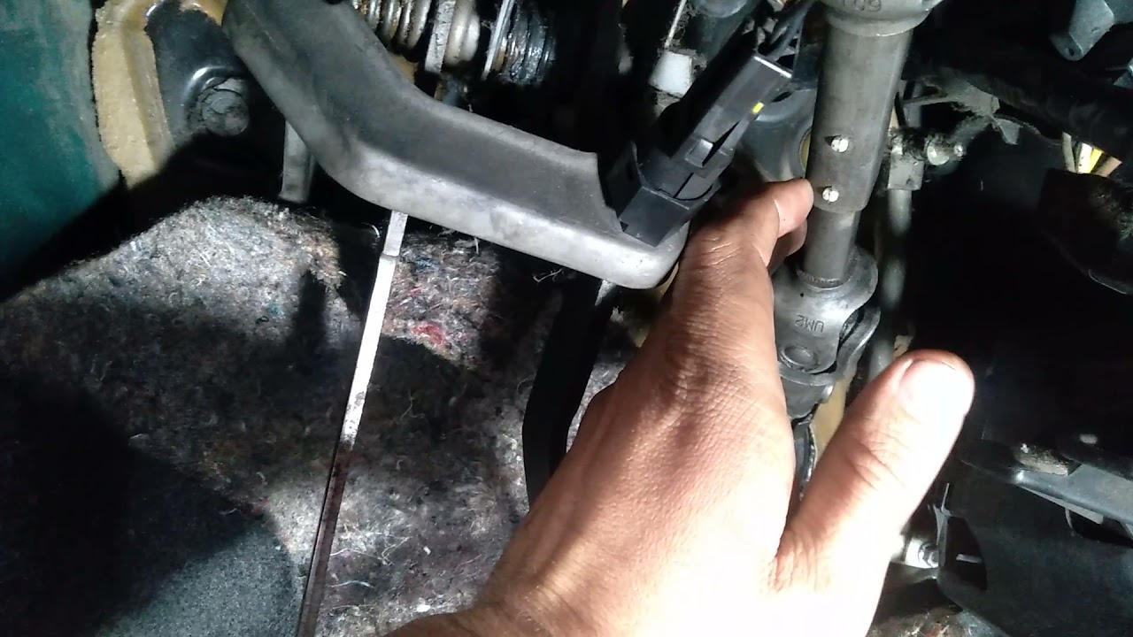 Corsa 1.0 8v 2001 como tirar a folga da junção da coluna de direção