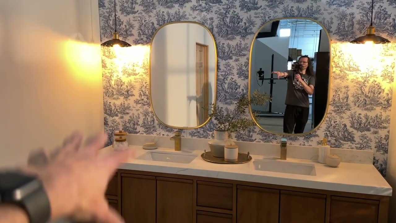 Lighting a Tight Bathroom for Commercial Photography