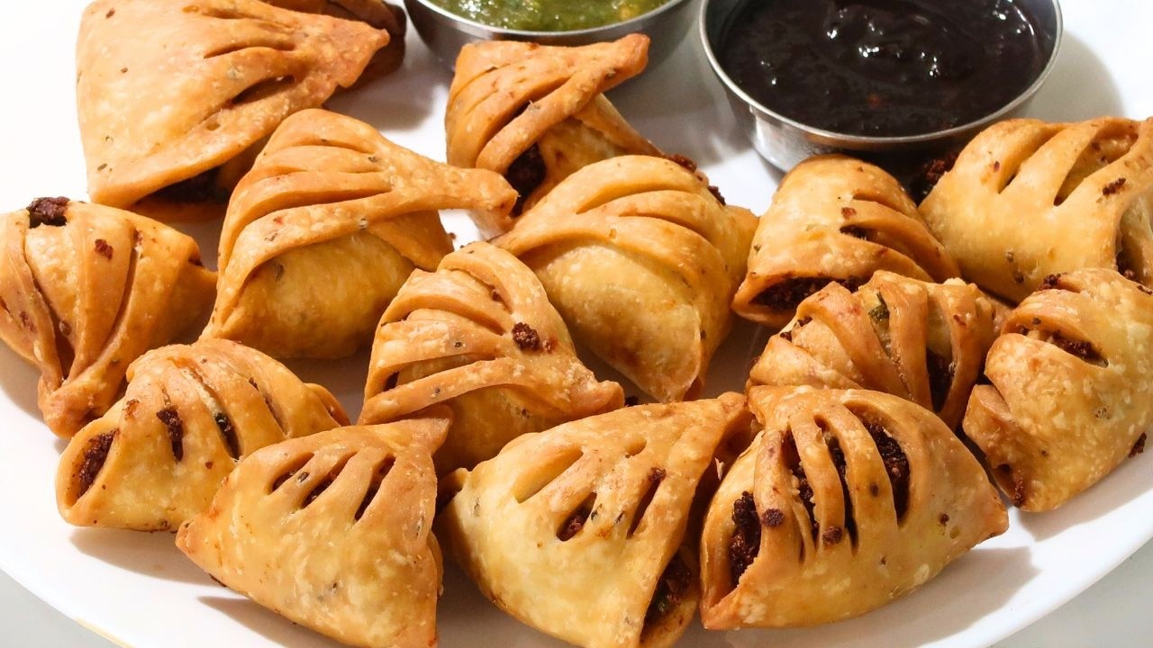 New Style Aloo Samosa आलू समोसे को इस तरह बनाये यकीन मानिये सब इसके दीवाने हो जायेंगे | Aloo Samosa 