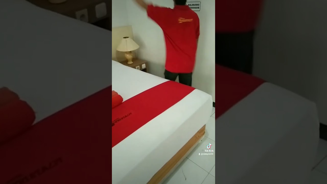 Hotel Murah hanya 100rb ada fasilitas Kolam Renang (hotel cristalit)