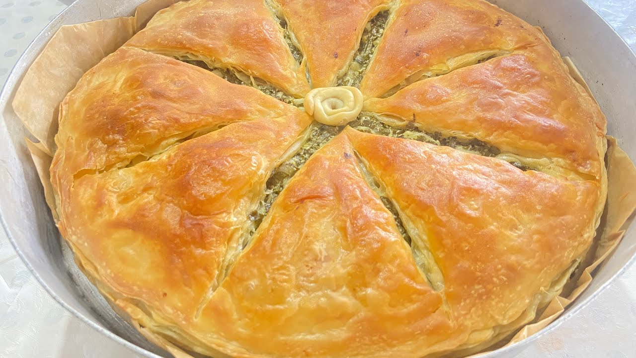 Byrek me qepe te njoma me koleq ndahet flet me flet  menyra me e leht!!