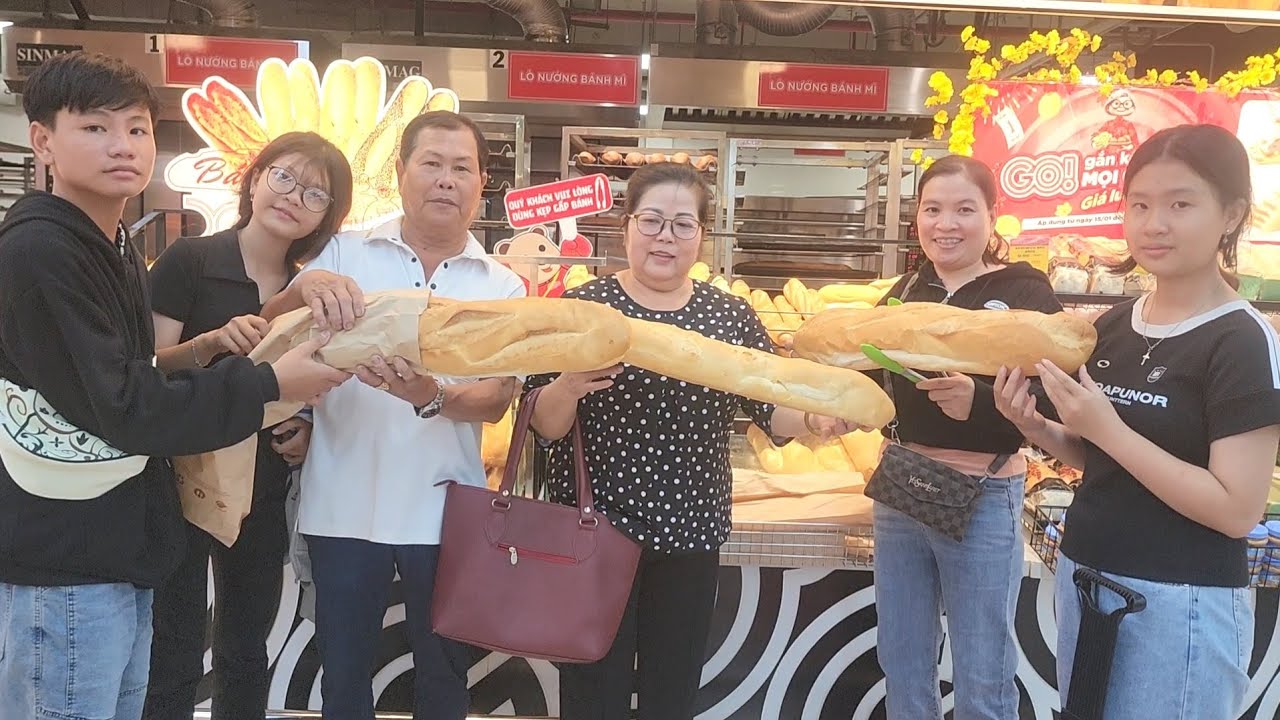 Một Ngày Thật Vui Nhộn Khi Đại Gia Đình Cùng Nhau Lên Thành Sắm Đồ Chuẩn Bị Đón Xuân | BQCM & Family