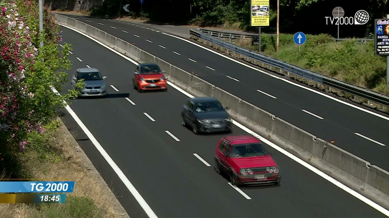 Autostrade, aumento dell'1,5% dei pedaggi. Carburanti: prezzi alti ma stabili