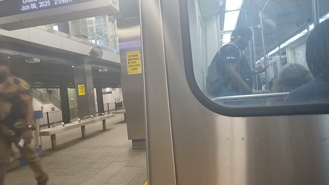 Поездка на восток по линии SEPTA Metro Market-Frankford (линия L) от 52-й улицы до Аллегейни-авеню.