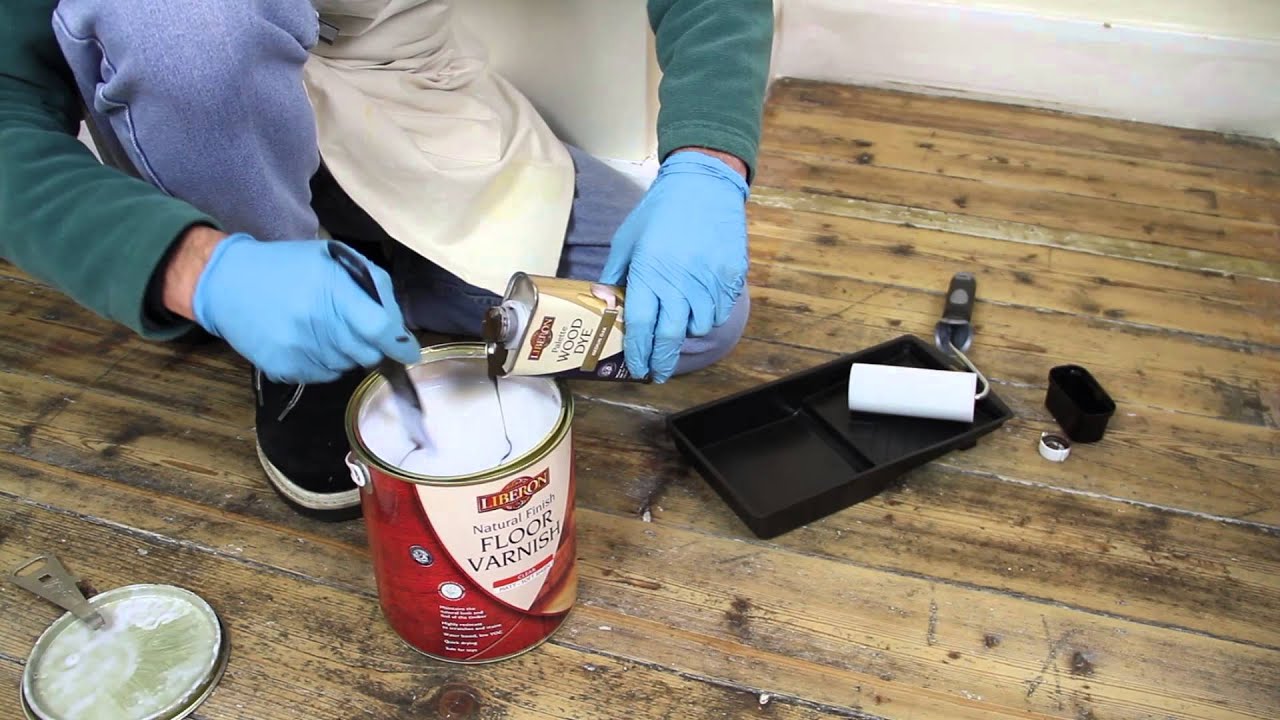 Durable wooden floor finish with varnish