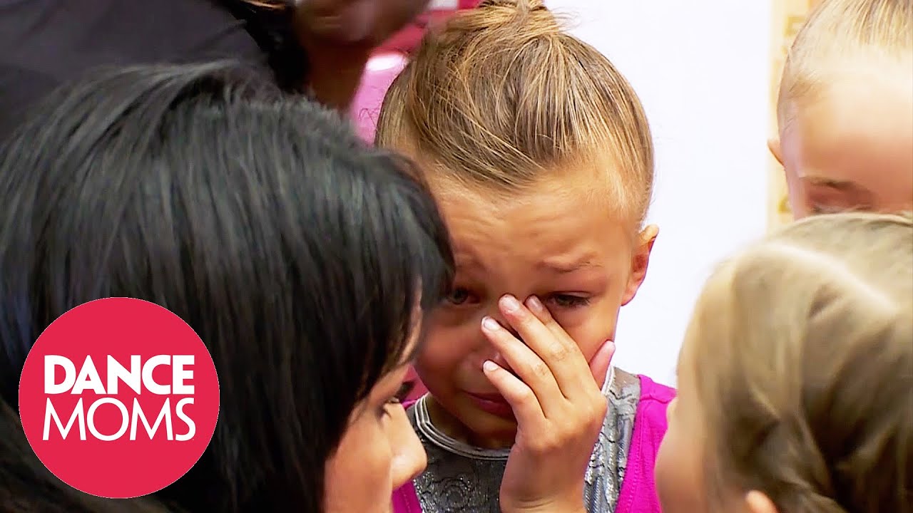 Kerri Is APPALLED by Peyton&rsquo;s Costume (S6 Flashback) | Dance Moms