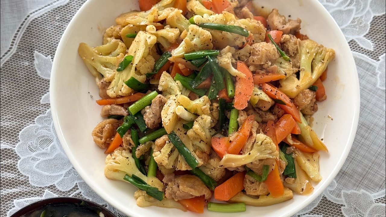ឆាខាត់ផ្កាជាមួយសាច់មាន់🥰😋🇰🇭🌶️🇯🇵