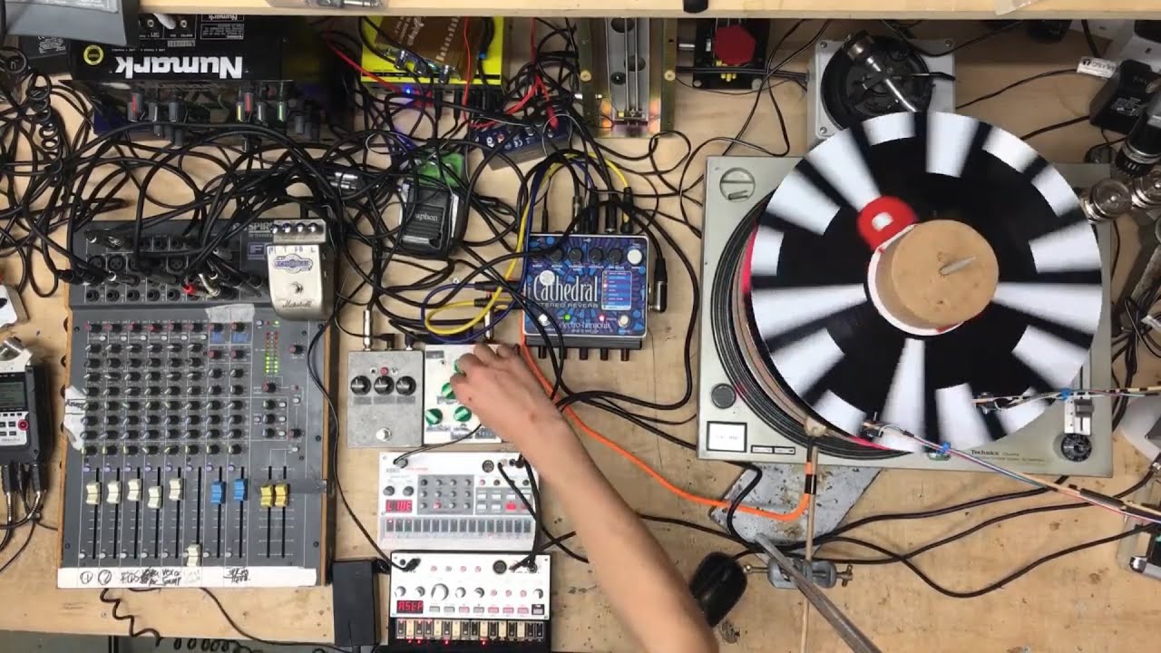 Writing a new tune with Mechanical Techno 2! - Live production