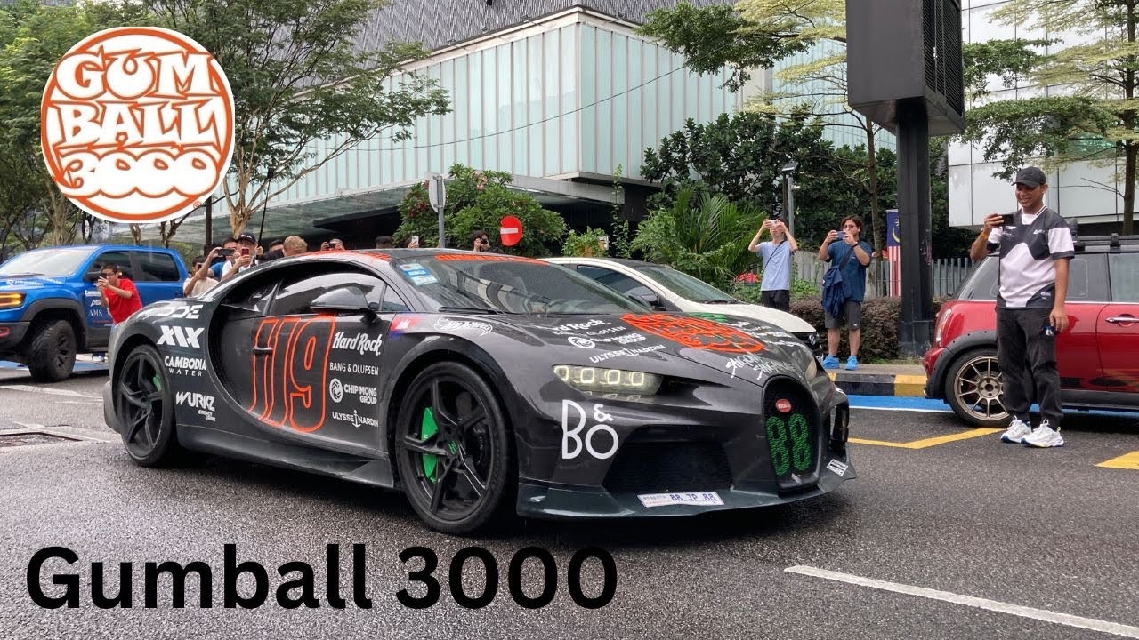 THE CROWD LOVES THE BUGATTI CHIRON SUPERSPORT!!! Gumball 3000 Saigon to SG , from KL to SG