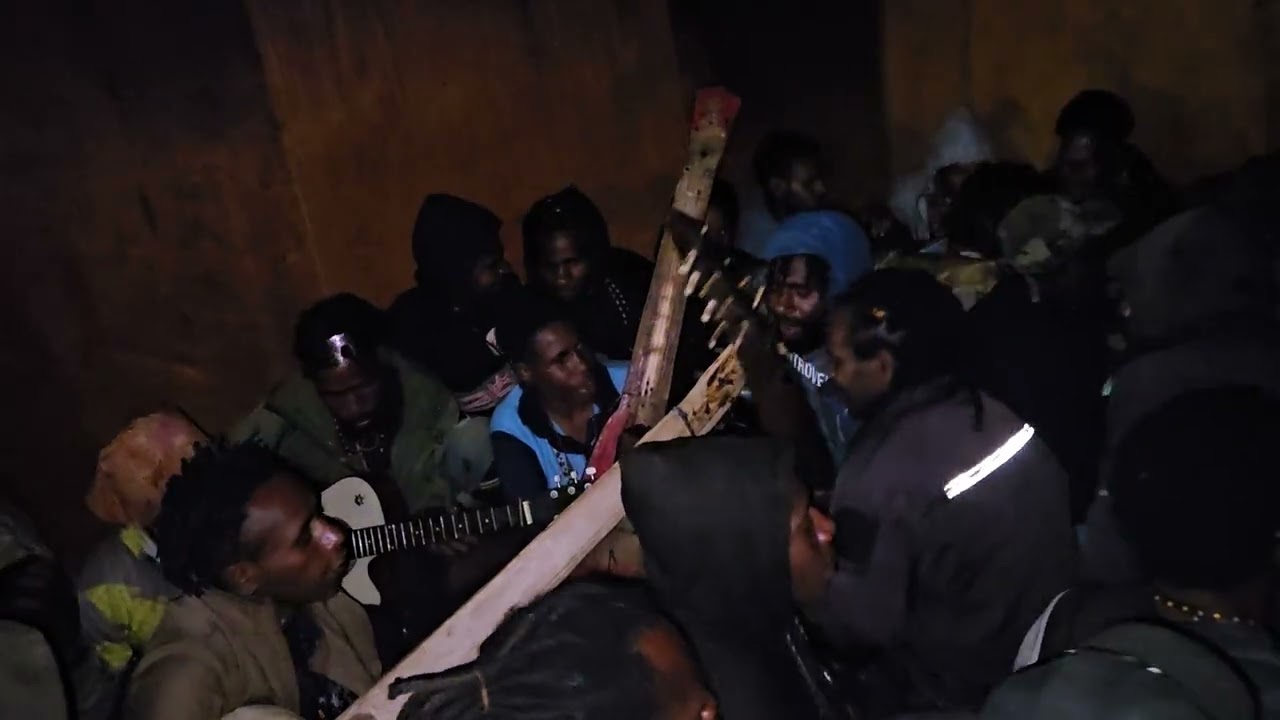 Lagu tradisional pake bahasa daerah DANI/LANI.