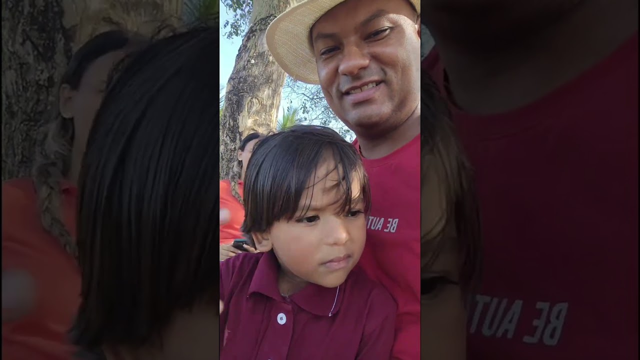 Laila mandou vender o cavalo e Rael chorou de tristeza.
