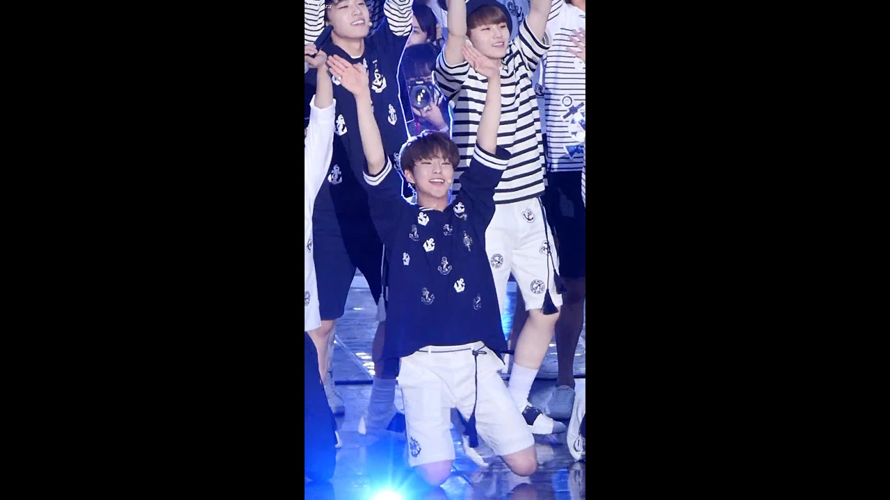 160604 세븐틴 (SEVENTEEN) Mansae(만세) [호시] Hoshi 직캠 Fancam (상암) by Mera