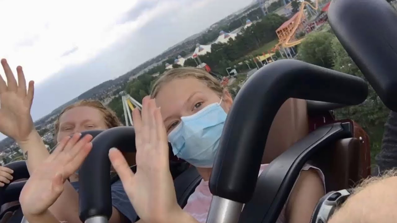 CANADA'S WONDERLAND VLOG + MY DAD ALMOST DROPPED HIS PHONE
