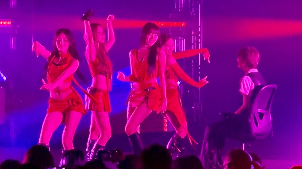 Kiss of Life ‘Nobody Knows’ (w/ Kissy Chair) Kiss Road live in Boston 키스 오브 라이프 241116 4K60