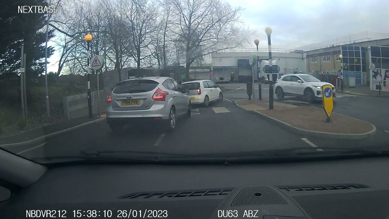 Skoda Citigo Dangerous U Turn Cutting Up Suv