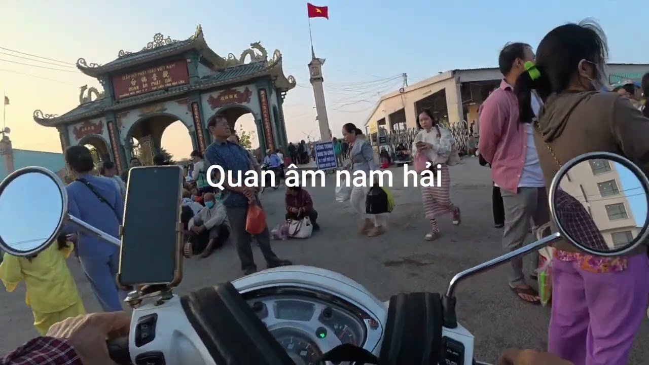 Quan Âm nam hải-chong chóng khổng lồ.