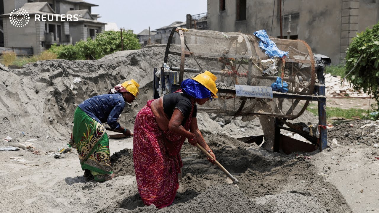 Laborers bear the brunt of India's heatwave