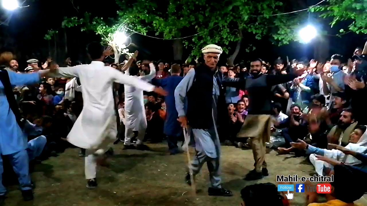 Reshun doll ishtok//chitrali best dance by an old man from reshun