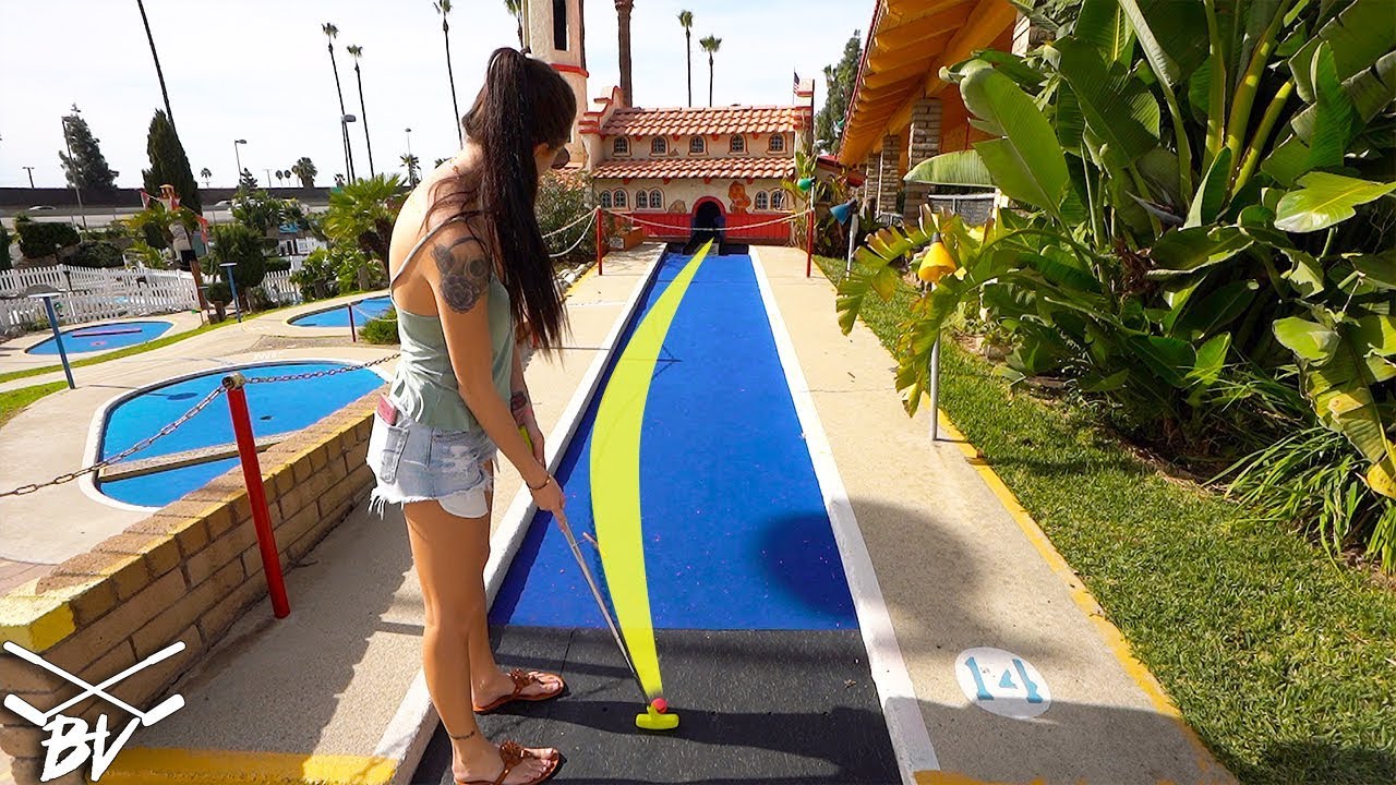 LUCKY MINI GOLF HOLE IN ONE AND CRAZY SHOTS AT THIS FUN MINI GOLF COURSE!