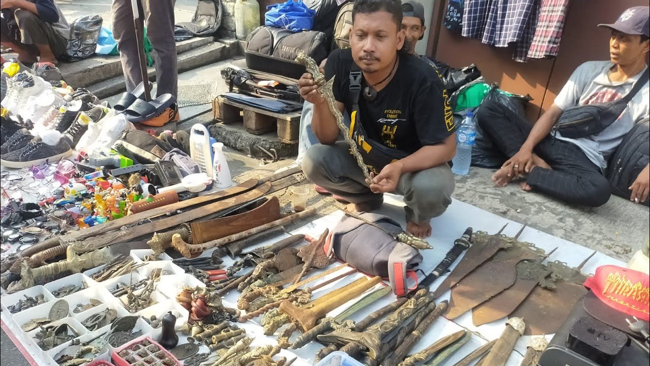 SENJATA LAWASAN KUNO ‼️ JAMAN MAJAPAHIT ‼️ ADA DI PASAR LOAK JATINEGARA|BANG BENI WA 085920328019
