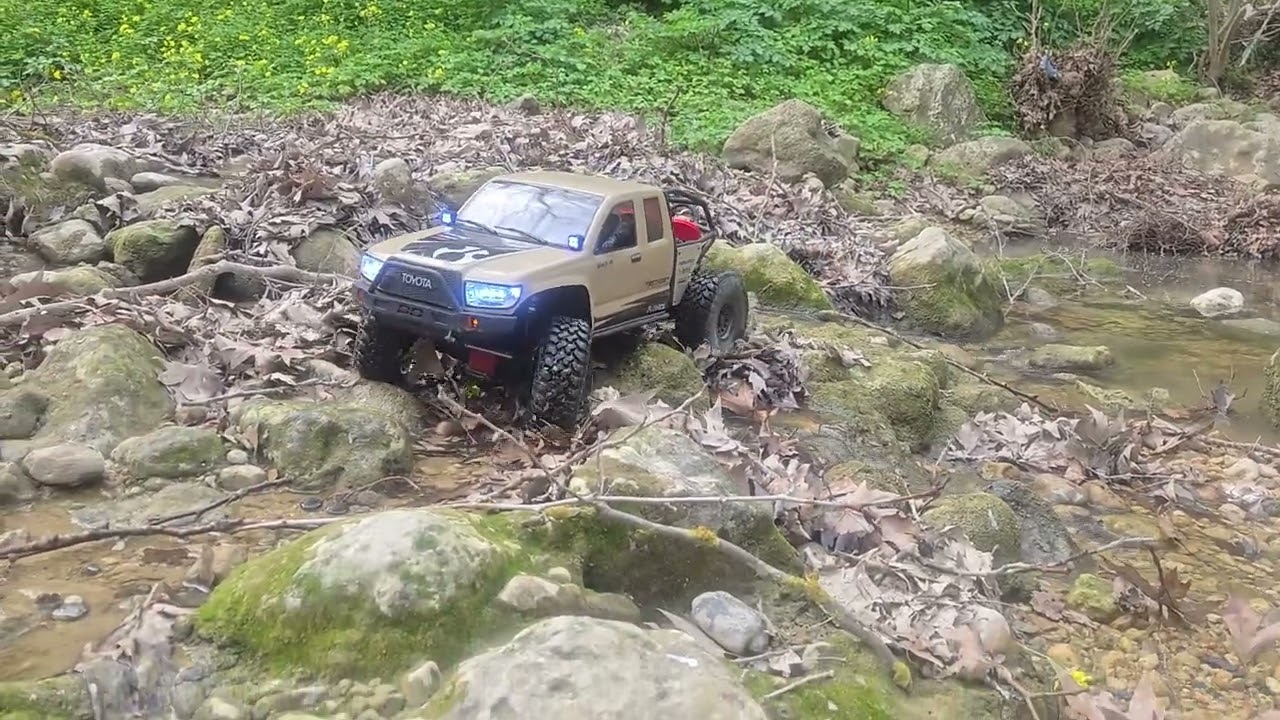 Axial scx6 at the river