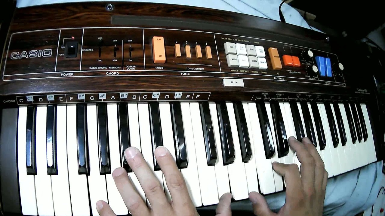 CASIO Casiotone 403 - playing preset sounds