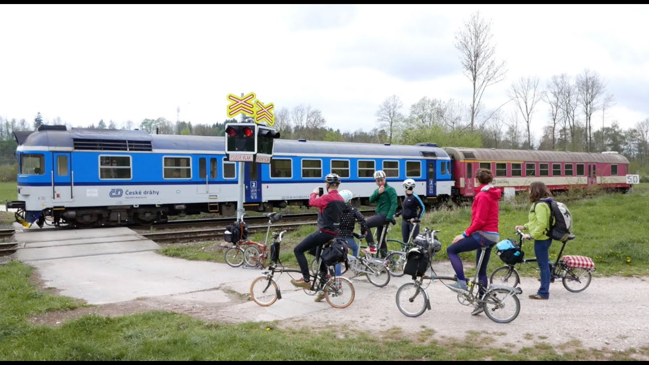 Elbe river tour on Bromptons  |  Elba-szomj