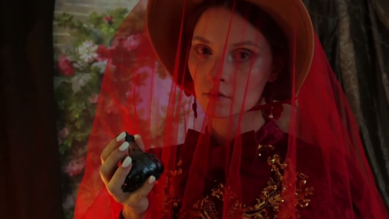 THE LOVERS ARE NOT ALIVE  film fashion by Diamond Luisant