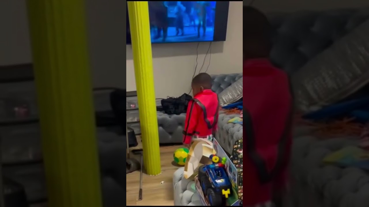 Kid gets a &ldquo;Thriller&rdquo; jacket for Christmas, and you won&rsquo;t believe what happens next&hellip;