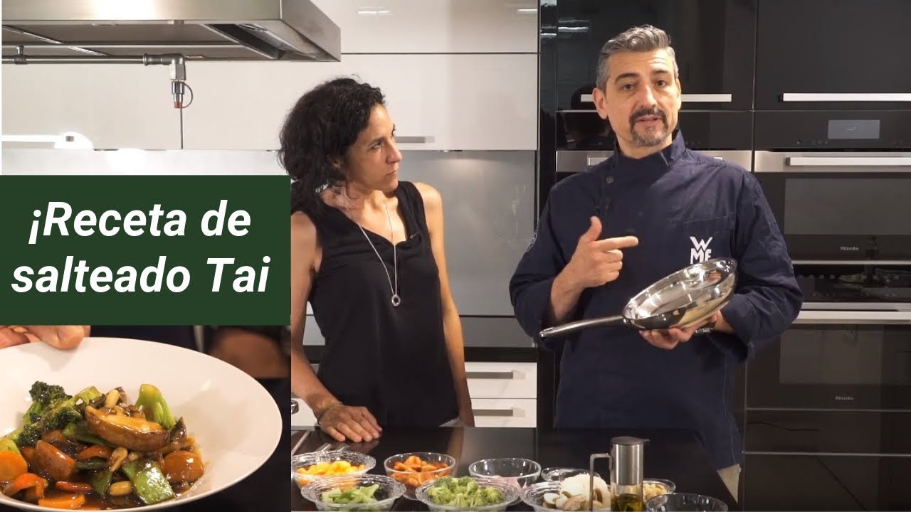 Salteado de verduras Tai en sartén de inox