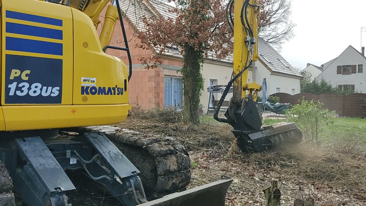 Broyeur SEVE MFM 125 sur Komatsu PC138 US