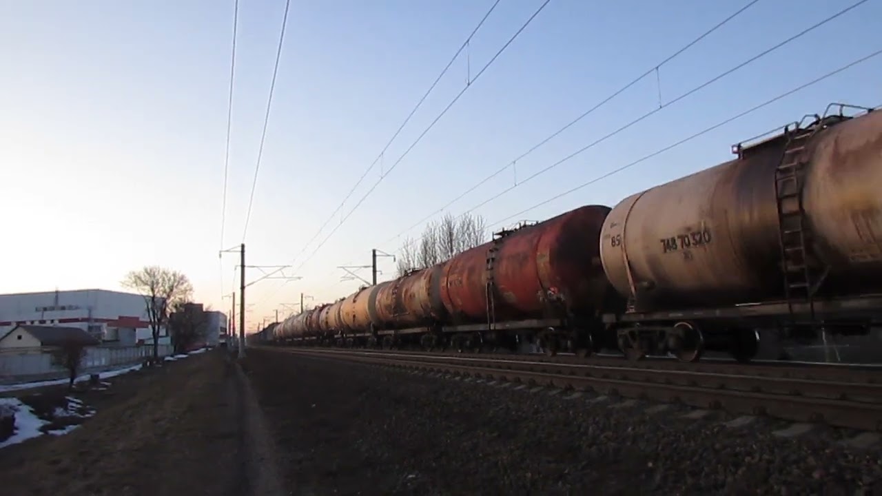 ВЛ80С-2530 с грузовым поездом 