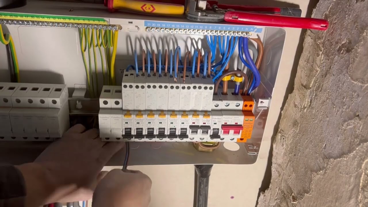 New consumer unit wiring (fusebox)