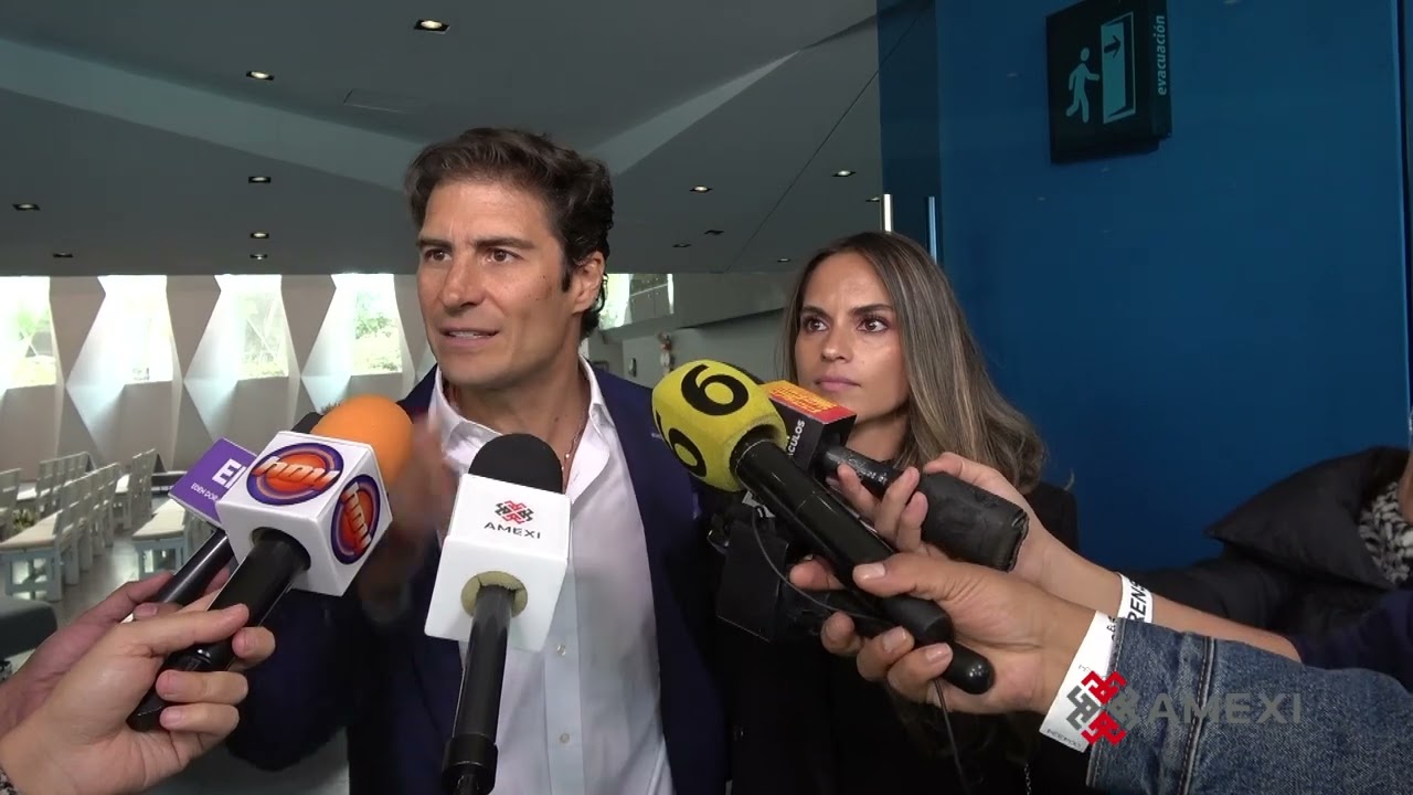 Alex Sirvent debuts a new romance and says his new girlfriend is his 