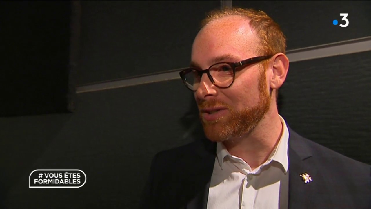 Portrait de Maxime Patte, professeur d'histoire youtubeur