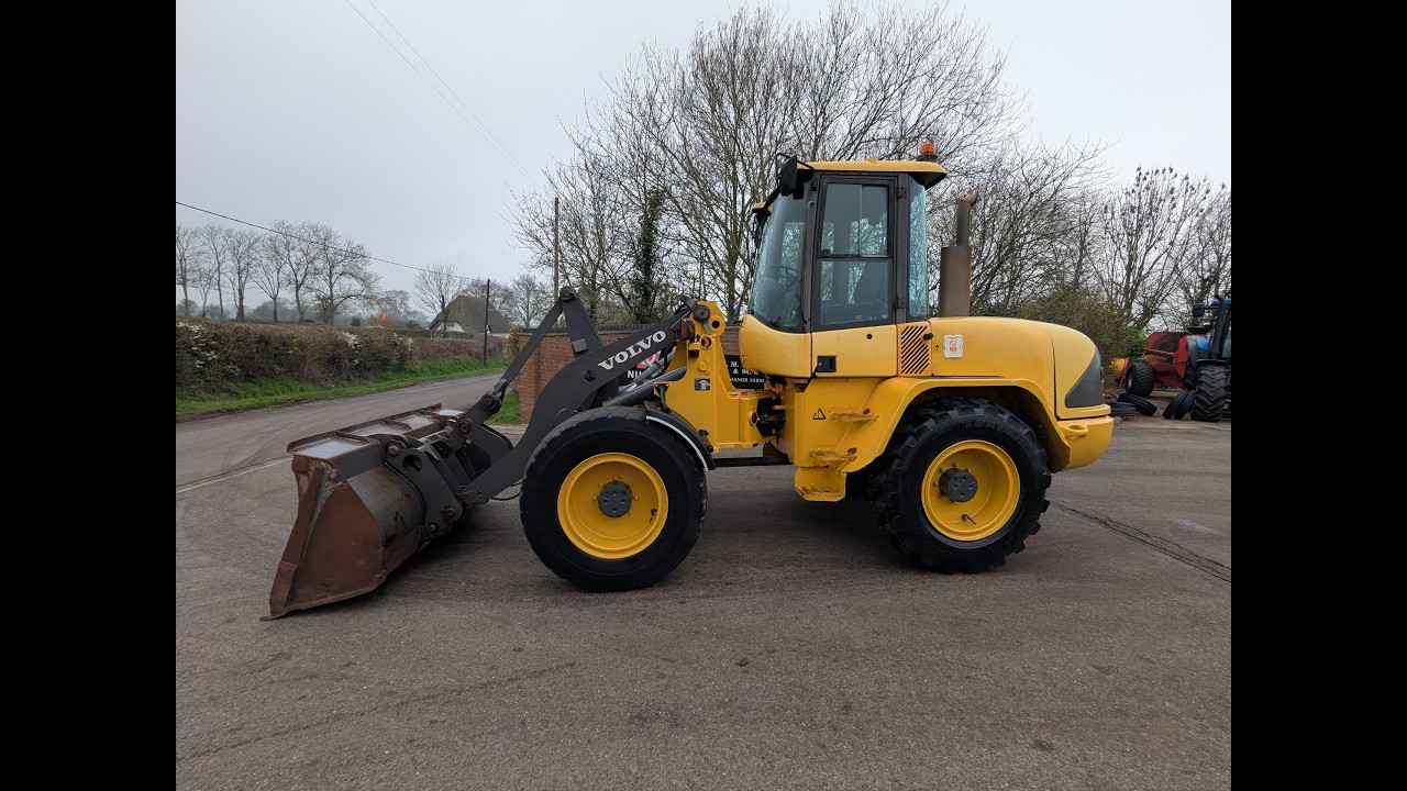 VOLVO L40 TP LOADING SHOVEL