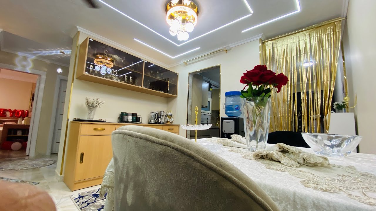 شقه عروسه السفره عندها اوتوماتيك بتكبر باللمس على حسب عدد الاشخاص