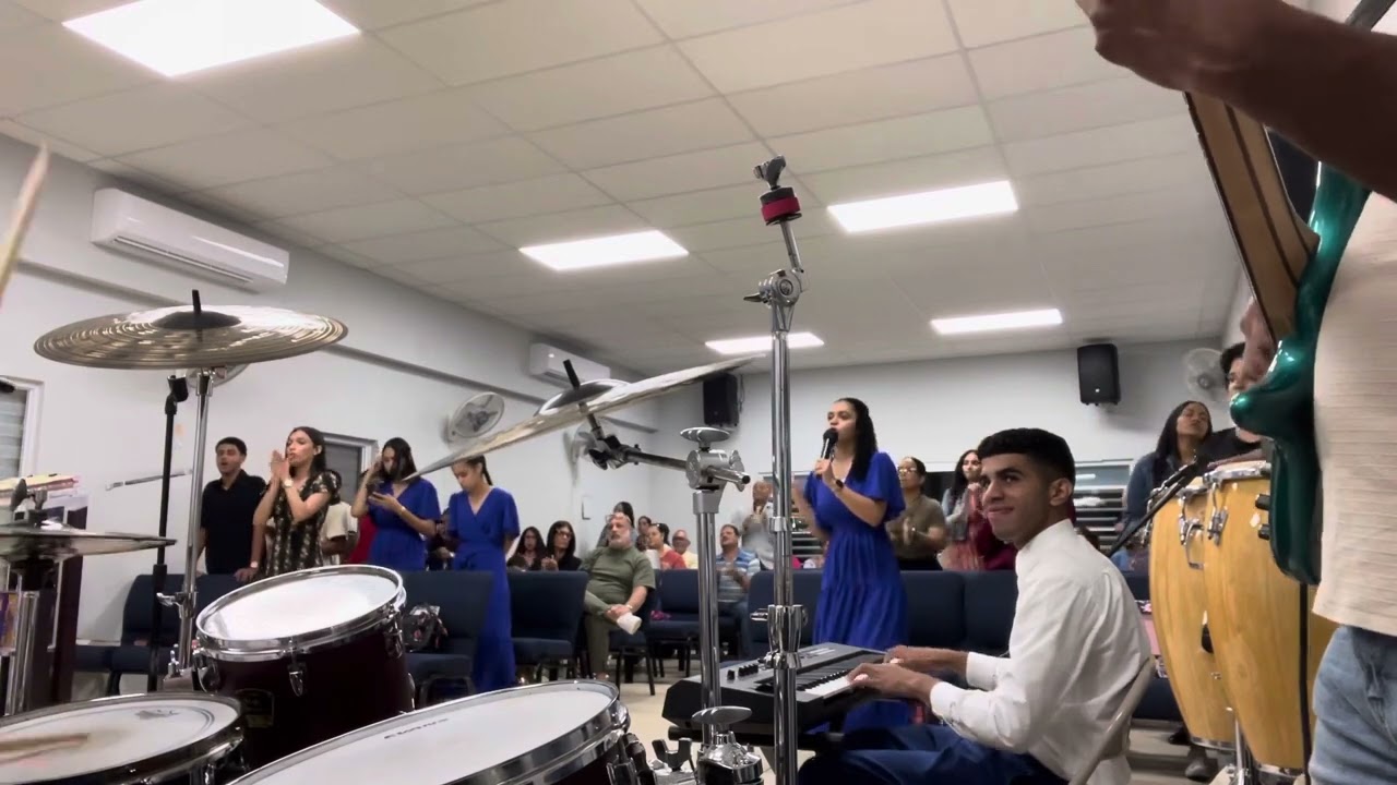 Coro Pentecostal (Elias Oraba) Culto de Jovenes