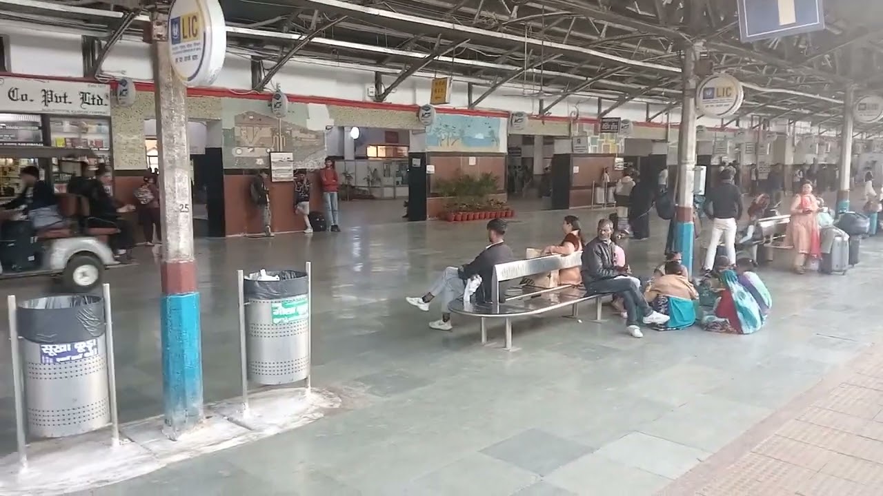 Clear Train Announcement At Kanpur Central 