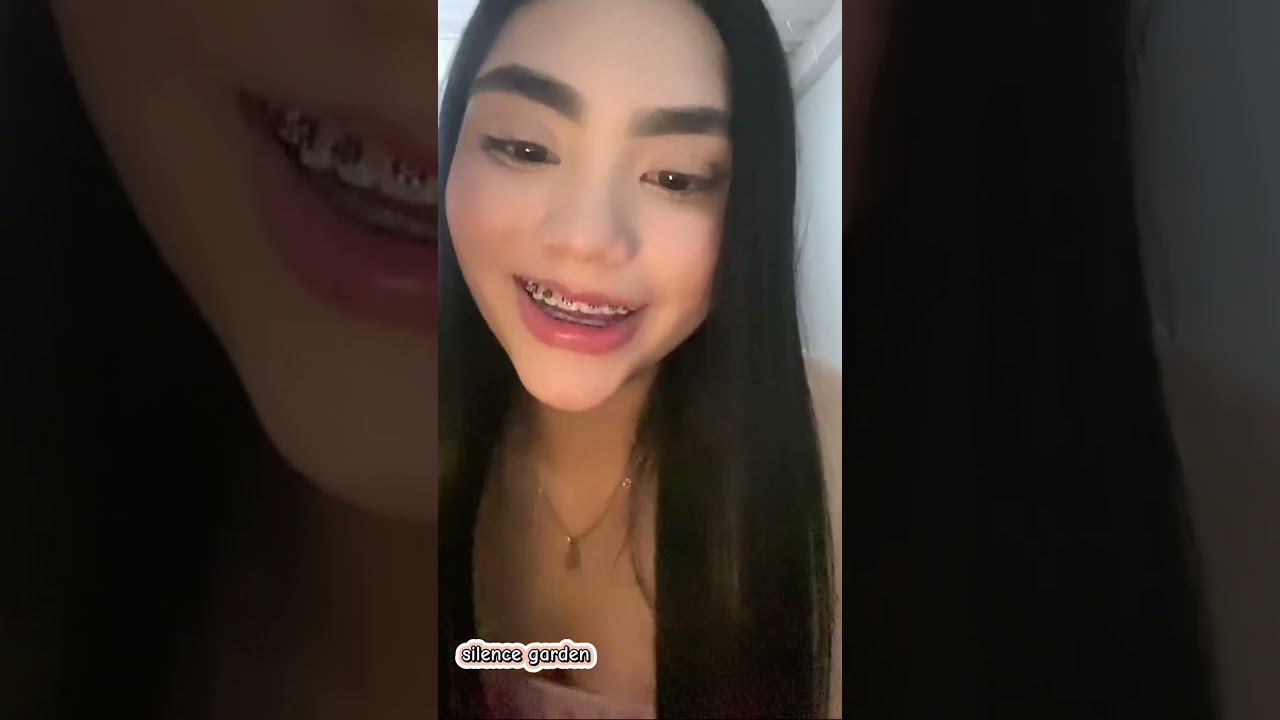 Routines 💝 The beautiful girl live stream in front of the camera 📷💞