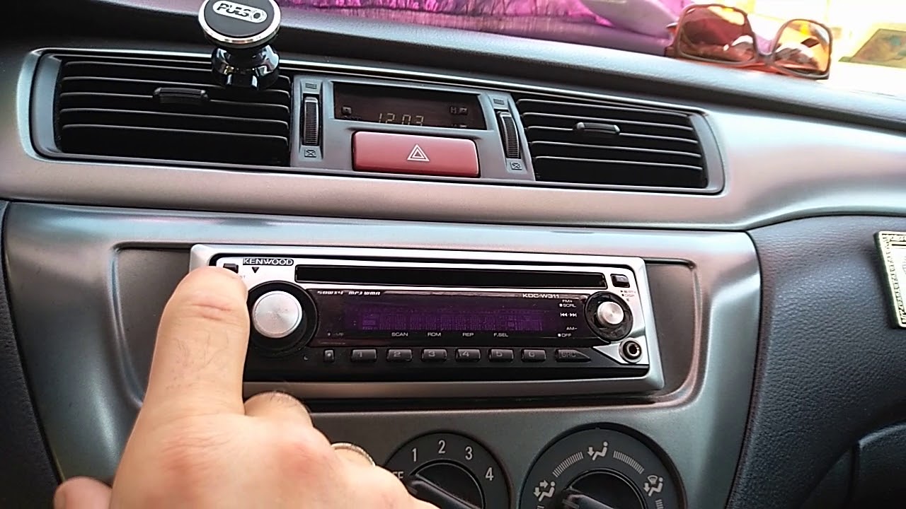 Снятие автомагнитолы Kenwood хомутами