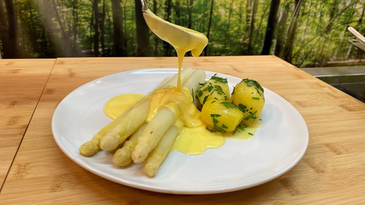 Spargel mit Sauce Hollandaise und Kartoffeln