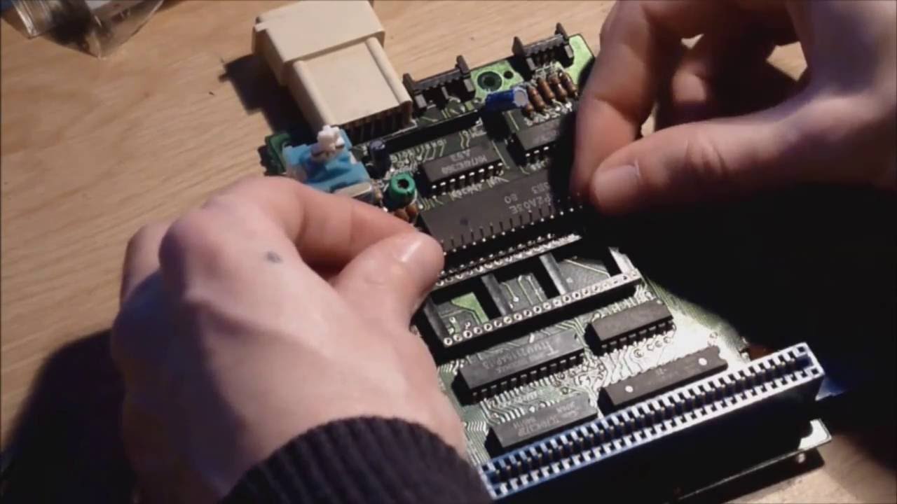 Nintendo original Famicom RGB mod using NesRGB