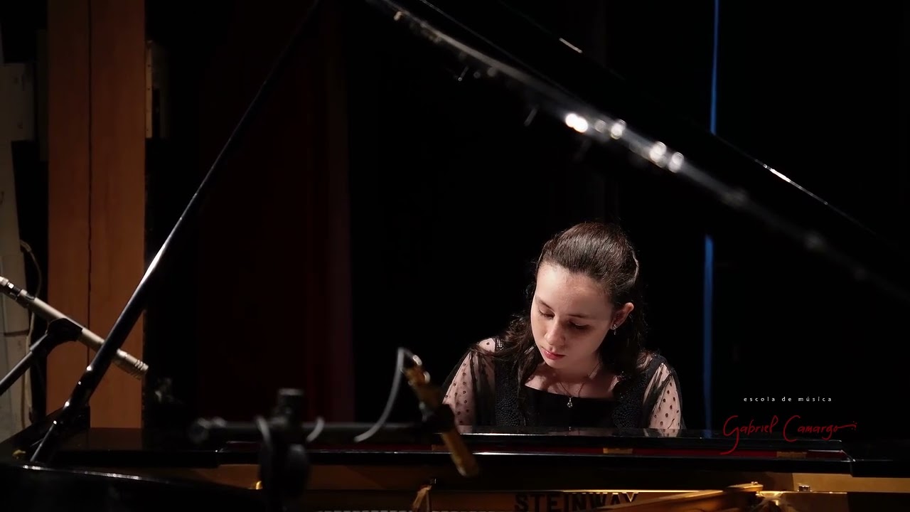 Villa Lobos - Impressões Seresteiras. Sara Canal. Piano