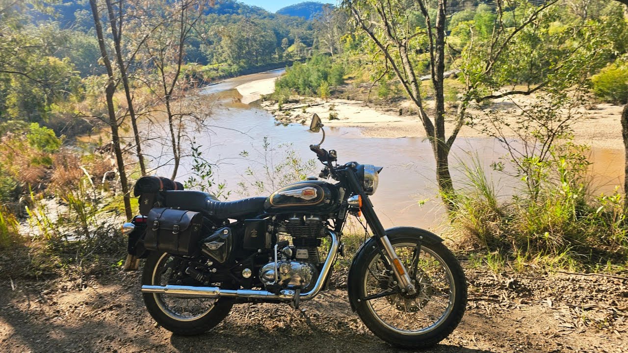 Ride Into The Hills: Royal Enfield BULLET 500 [Pure Sound]