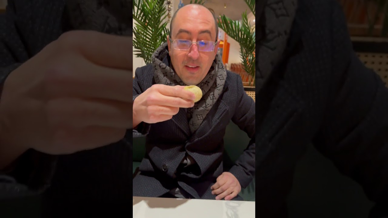 Making My Gora Friend Try A Gol Gappa #indianyoutuber #vlog #australia #aaron #hindivlogs #food