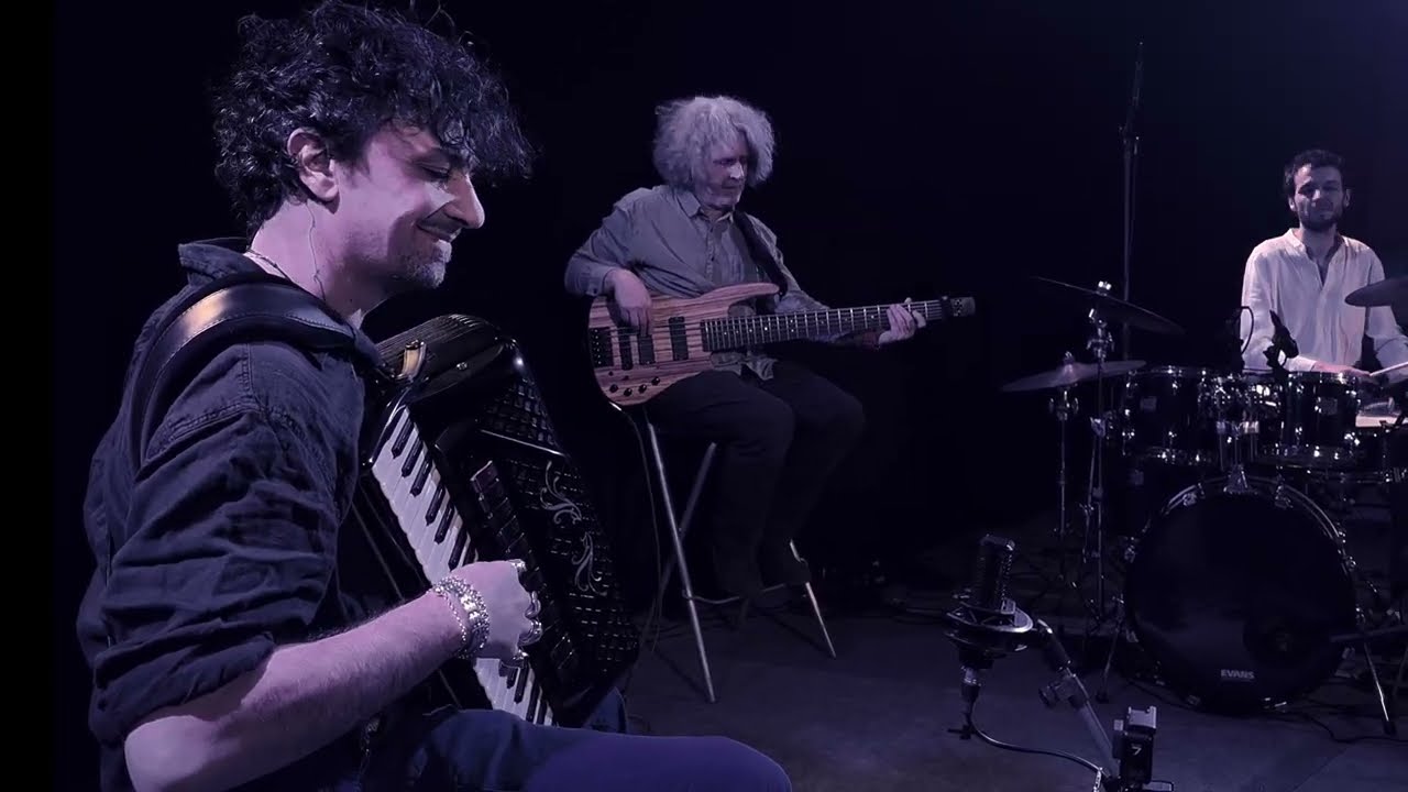 Johann Riche Trio - Smoke Alone #johannriche #accordeon #smokealone