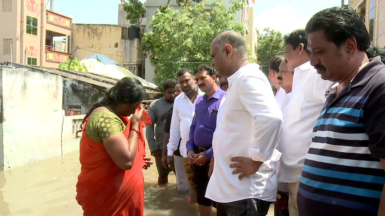 YSRCP Leader PVP Visited Flood Effected Area in Vijayawada
