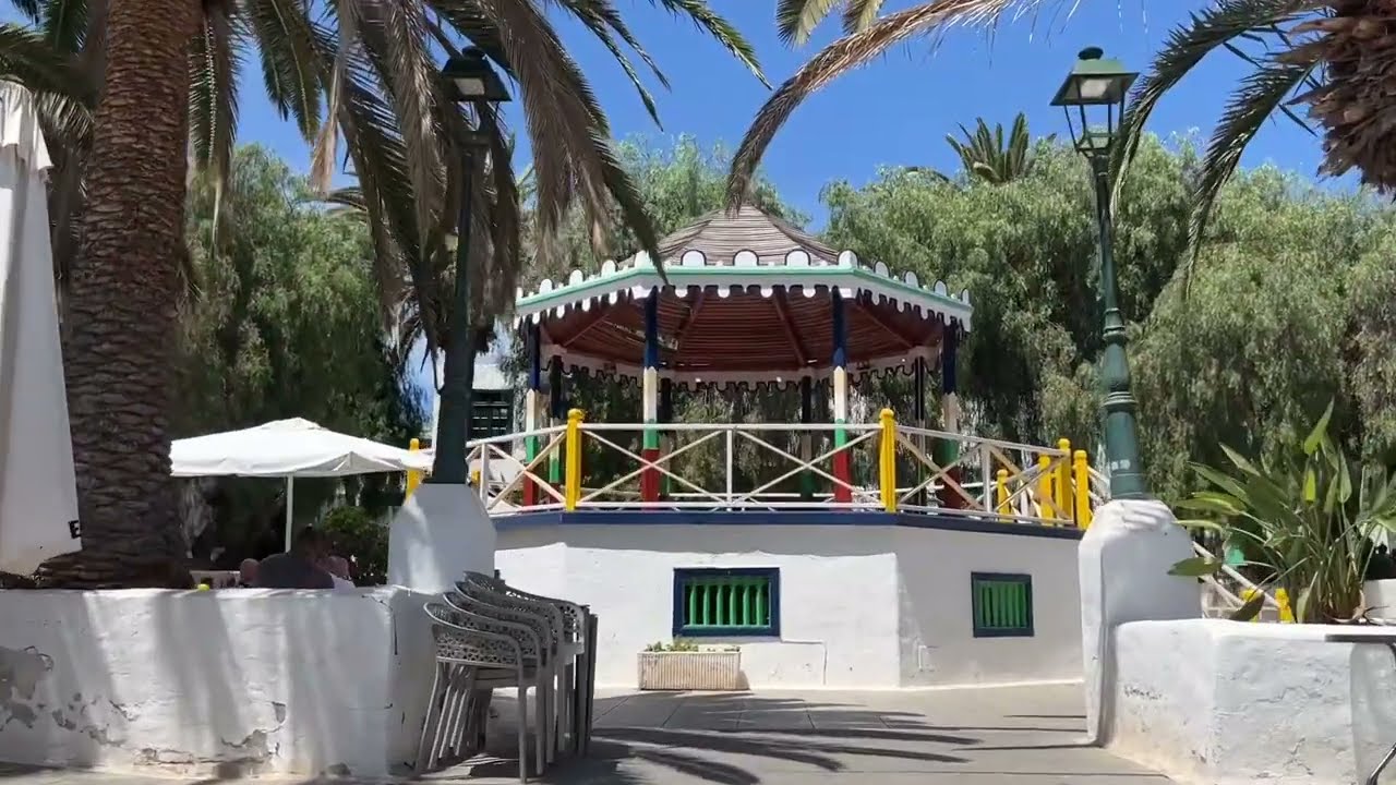 Costa Teguise - Playa Bastian to town centre