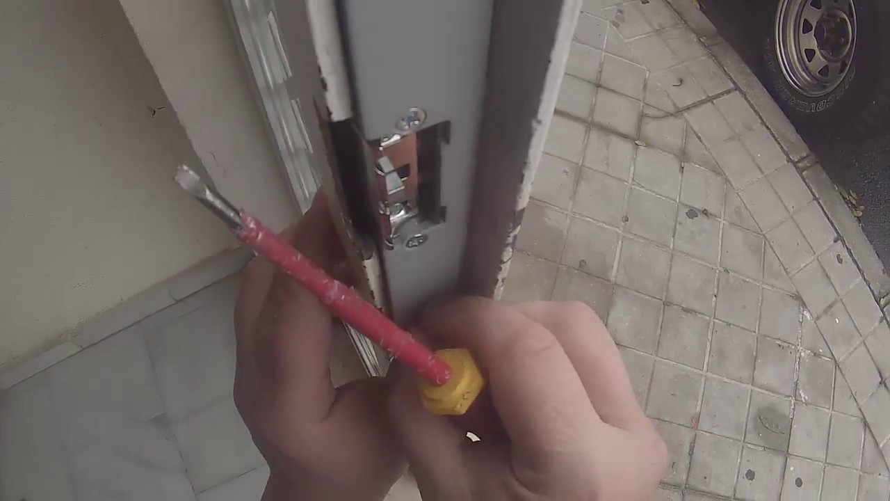 COLOCACIÓN Y AJUSTE DE CERRADURA ELECTRÓNICA